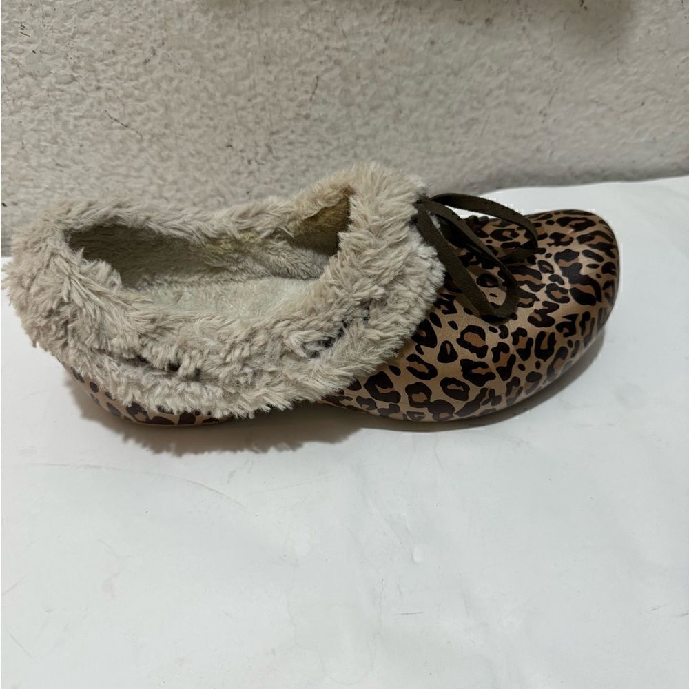 CROCS Plush Fur Lined Clogs Women 8 Shoes Slides Leopard Brown
